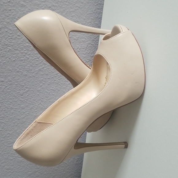 Rock & Republic Heels - Tan - Picture 4 of 5